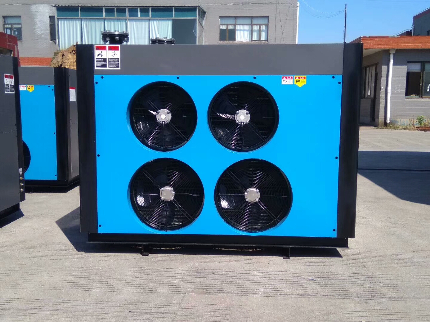 在日常工作過程中，冷干機系統的主要工作