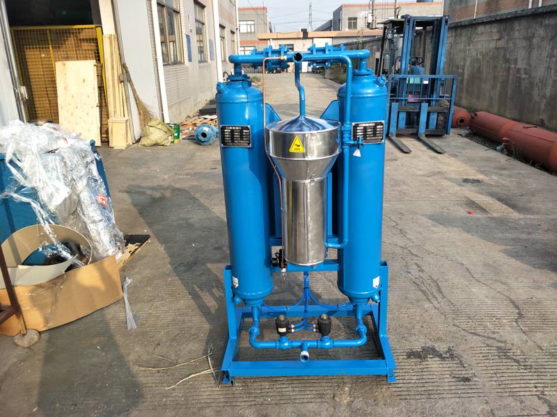 微熱再生吸附式干燥機(jī)應(yīng)歸哪一類(lèi)干燥機(jī)？